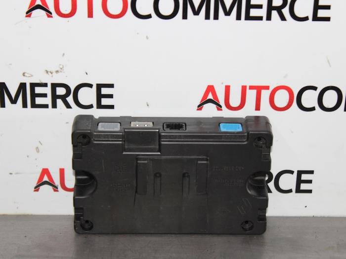 Usagé Ordinateur divers Renault Megane III Grandtour (KZ) 1.5 dCi 90 Prix € 100,00 Règlement à la marge proposé par Autocommerce