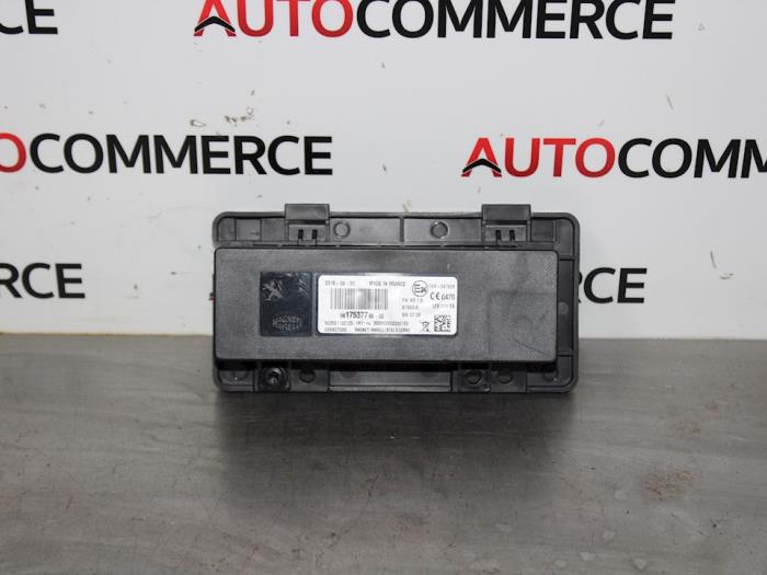 Bluetooth Block van een Peugeot 208 I (CA/CC/CK/CL) 1.2 Vti 12V PureTech 82 2015