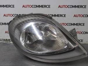 Used Headlight, right Renault Trafic New (JL) 2.5 dCi 16V 135 Price € 40,00 Margin scheme offered by Autocommerce