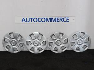 Used Wheel cover set Renault Clio IV (5R) 0.9 Energy TCE 90 12V Price € 15,00 Margin scheme offered by Autocommerce