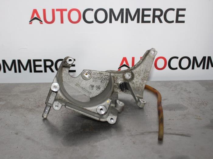 Fuel filter bracket