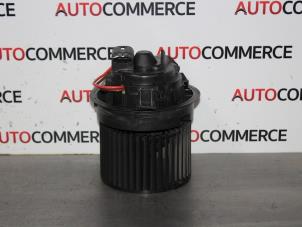 Used Heating and ventilation fan motor Renault Clio IV (5R) 0.9 Energy TCE 90 12V Price € 70,00 Margin scheme offered by Autocommerce