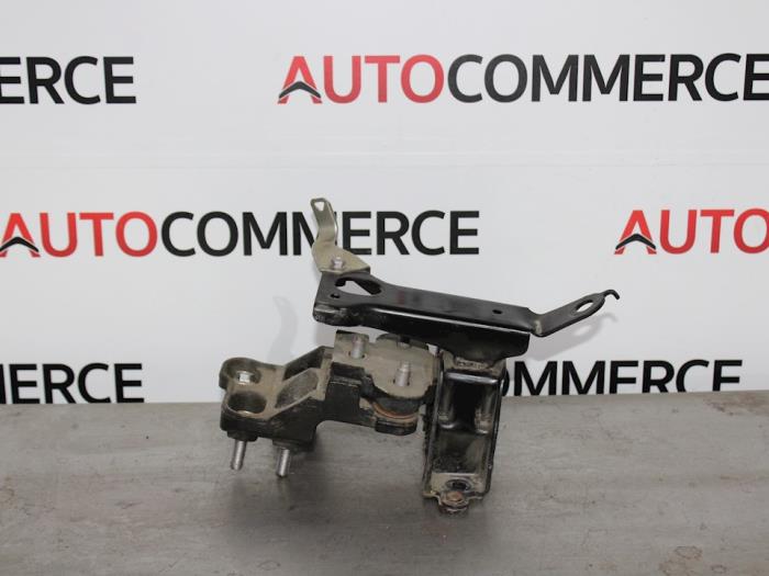 Usagé Support boîte de vitesses Peugeot 107 1.0 12V Prix € 20,00 Règlement à la marge proposé par Autocommerce
