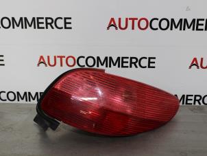 Used Taillight, right Peugeot 206 CC (2D) 1.6 16V Price € 30,00 Margin scheme offered by Autocommerce