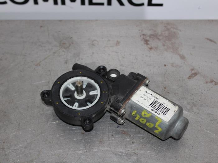 Usados Motor de ventanilla de puerta Renault Espace (JK) 2.0 16V Kat. Precio € 25,00 Norma de margen ofrecido por Autocommerce