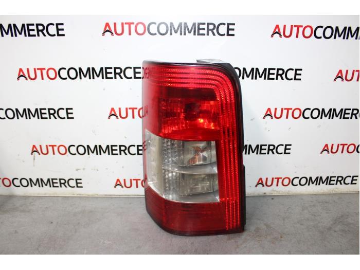 Taillight, left from a Citroën Berlingo 1.6 Hdi 75 16V Phase 1 2009
