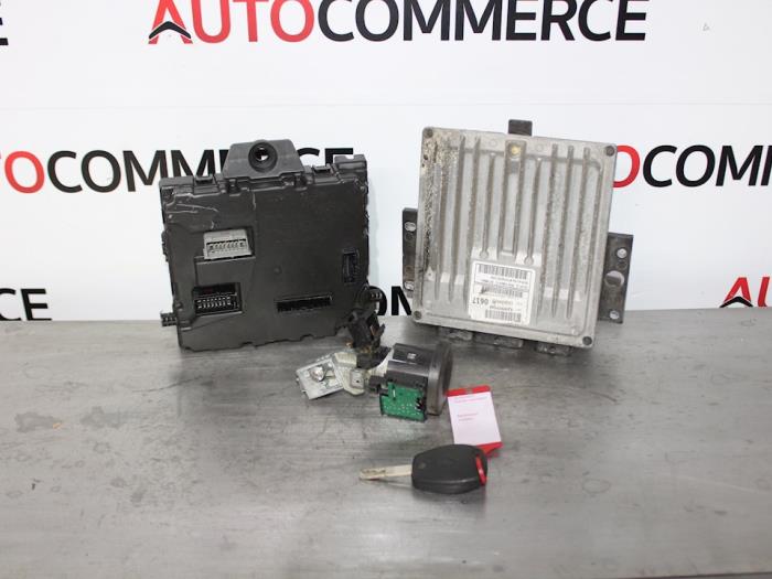 Used Engine management computer Renault Kangoo Express (FW) 1.5 dCi 85 Price € 150,00 Margin scheme offered by Autocommerce