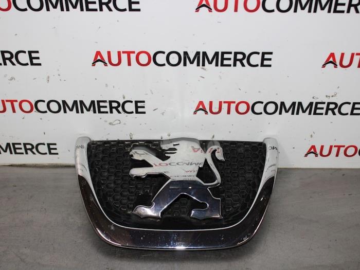 Begagnade Emblem Peugeot 207/207+ (WA/WC/WM) 1.4 16V Pris € 15,00 Marginaltabell erbjuds av Autocommerce