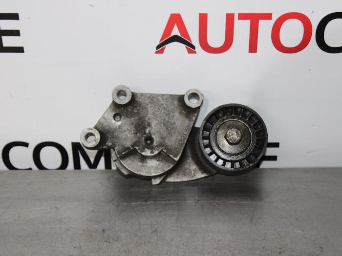 Usados Rodillo tensor correa múltiple Peugeot 308 (L3/L8/LB/LH/LP) 1.6 BlueHDi 120 16V Precio € 15,00 Norma de margen ofrecido por Autocommerce