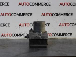 Usagé Pompe ABS Renault Scénic II (JM) 1.5 dCi 105 Prix € 75,00 Règlement à la marge proposé par Autocommerce