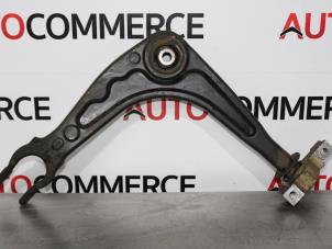 Used Front wishbone, right Peugeot 407 (6D) 2.0 HDiF 16V Price € 35,00 Margin scheme offered by Autocommerce