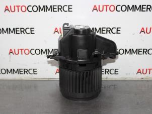 Used Heating and ventilation fan motor Renault Clio IV (5R) 0.9 Energy TCE 90 12V Price € 50,00 Margin scheme offered by Autocommerce
