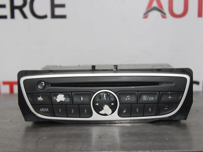 Radioodtwarzacz CD z Renault Scénic III (JZ) 1.5 dCi 110 2013