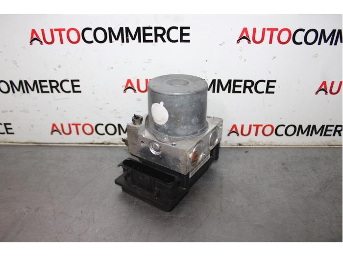 Usagé Bloc ABS Renault Scénic II (JM) 1.5 dCi 80 Prix € 25,00 Règlement à la marge proposé par Autocommerce
