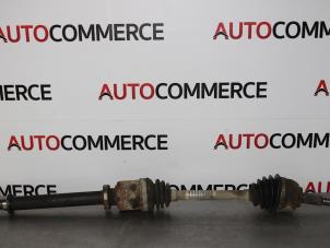Used Front drive shaft, right Renault Twingo II (CN) 1.5 dCi 85 Price € 40,00 Margin scheme offered by Autocommerce