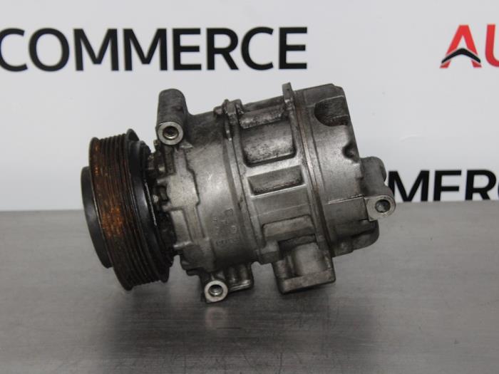 Usagé Pompe clim Renault Espace (JK) 3.0 dCi V6 24V Prix € 30,00 Règlement à la marge proposé par Autocommerce