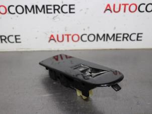 Used Electric window switch Renault Clio IV (5R) 0.9 Energy TCE 90 12V Price € 15,00 Margin scheme offered by Autocommerce