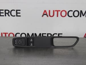 Used Electric window switch Renault Clio IV (5R) 1.2 16V GPL Price € 50,00 Margin scheme offered by Autocommerce