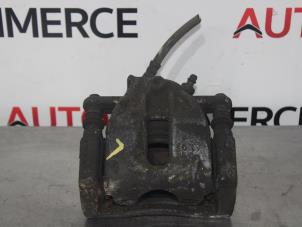 Used Front brake calliper, left Renault Clio III (BR/CR) 1.5 dCi 85 Price € 15,00 Margin scheme offered by Autocommerce