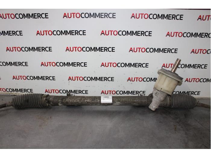 Begagnade Styrbox Renault Clio III (BR/CR) 1.5 dCi 70 Pris € 60,00 Marginaltabell erbjuds av Autocommerce