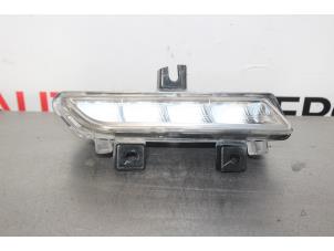 Used Daytime running light, right Renault Clio IV (5R) 0.9 Energy TCE 90 12V Price € 45,00 Margin scheme offered by Autocommerce