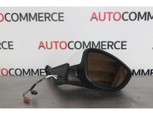 Used Wing mirror, right Peugeot 2008 (CU) 1.2 12V e-THP PureTech 110 Price € 85,00 Margin scheme offered by Autocommerce