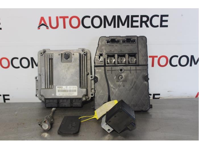 Used Engine management computer Renault Scénic II (JM) 2.0 dCi 16V 150 Price on request offered by Autocommerce