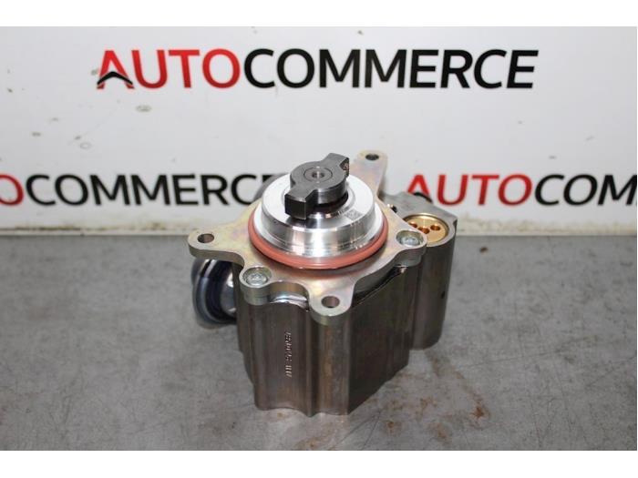 Mechanical fuel pump from a Peugeot 207 CC (WB) 1.6 16V THP