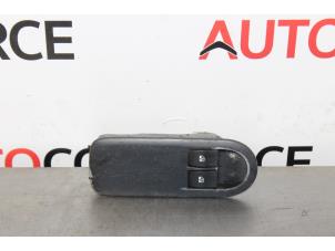 Usados Interruptor de ventanilla eléctrica Renault Megane II (BM/CM) 1.4 16V 98 Precio de solicitud ofrecido por Autocommerce