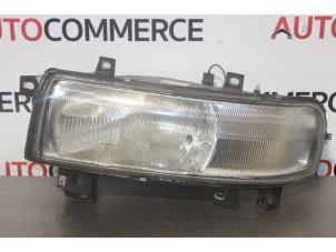 Used Headlight, left Renault Master II (FD/HD) Price on request offered by Autocommerce