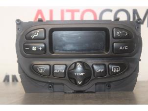 Usados Panel de control de aire acondicionado Peugeot 307 CC (3B) 2.0 16V Precio de solicitud ofrecido por Autocommerce