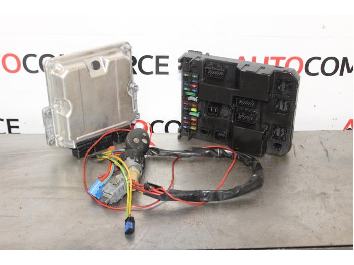 Used Engine management computer Citroen C5 I Break (DE) 2.2 HDi 16V FAP Price € 200,00 Margin scheme offered by Autocommerce