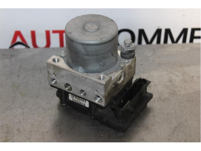 Begagnade ABS-pump Peugeot 307 (3A/C/D) 1.4 16V Pris € 40,00 Marginaltabell erbjuds av Autocommerce