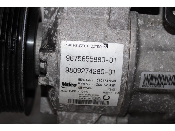 Air conditioning pump from a Peugeot 308 (L3/L8/LB/LH/LP) 1.6 BlueHDi 120 16V 2015