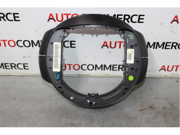 Steering wheel mounted radio control from a Citroën C4 Coupé (LA) 1.4 16V 2005