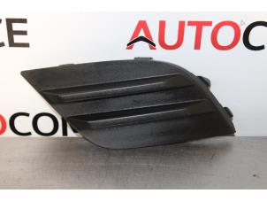 Used Cover plate fog light, left Renault Clio Price € 15,00 Margin scheme offered by Autocommerce
