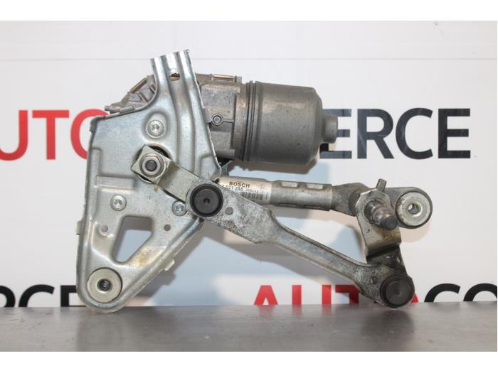 Mecanismo y motor de limpiaparabrisas de un Peugeot 3008 I (0U/HU) 1.6 HDiF 16V 2012