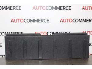 Używane Mata bagaznika Peugeot 3008 I (0U/HU) 1.6 HDiF 16V Cena € 40,00 Procedura marży oferowane przez Autocommerce