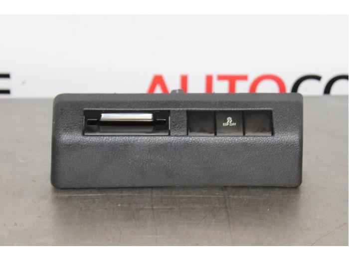 Usados Interruptor ESP Peugeot 3008 I (0U/HU) 1.6 HDiF 16V Precio € 25,00 Norma de margen ofrecido por Autocommerce