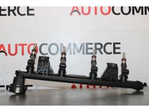 Used Fuel injector nozzle Renault Grand Scénic III (JZ) 1.4 16V TCe 130 Price € 100,00 Margin scheme offered by Autocommerce