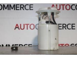 Usados Bomba eléctrica de combustible Renault Megane III Grandtour (KZ) Precio de solicitud ofrecido por Autocommerce