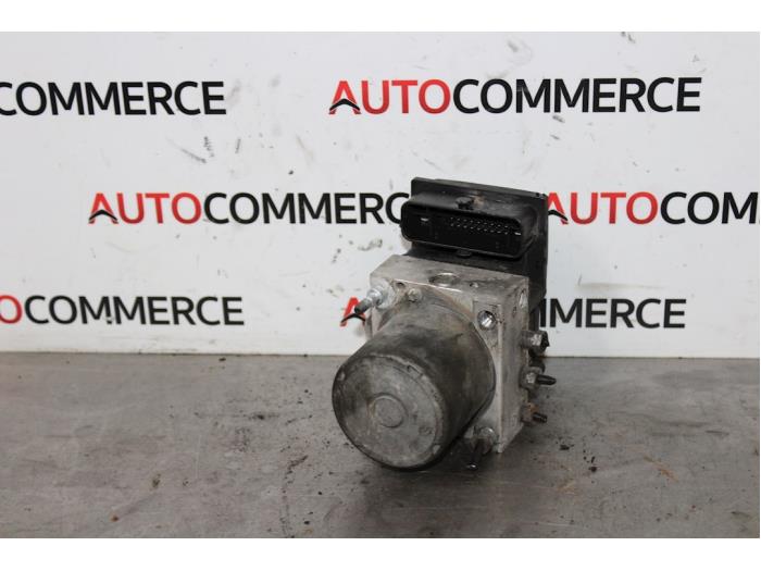 Begagnade ABS-pump Peugeot Expert (G9) 1.6 HDi 90 Pris € 75,00 Marginaltabell erbjuds av Autocommerce