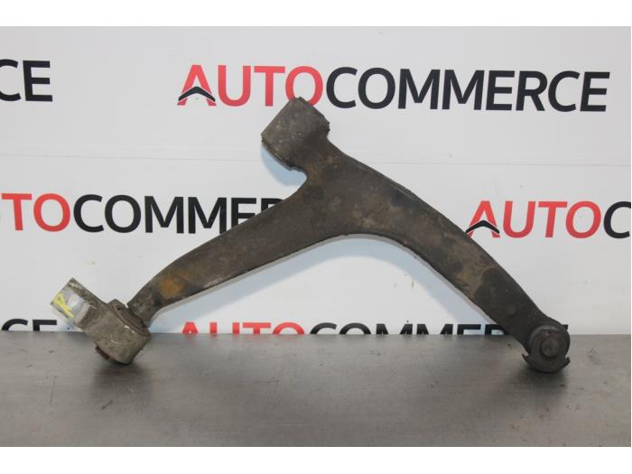 Front wishbone, right from a Citroën Berlingo 2.0 HDi 2003
