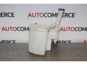 Used Front windscreen washer reservoir Citroen C1 1.0 12V Price € 35,00 Margin scheme offered by Autocommerce