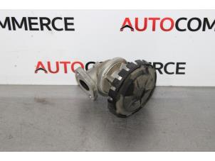 Used EGR valve Peugeot 307 CC (3B) 2.0 16V Price € 35,00 Margin scheme offered by Autocommerce