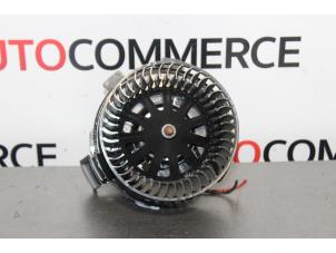 Used Heating and ventilation fan motor Peugeot 206 CC (2D) 1.6 16V Price € 16,00 Margin scheme offered by Autocommerce