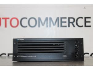 Used CD changer Peugeot 207 CC (WB) 1.6 16V Price € 100,00 Margin scheme offered by Autocommerce