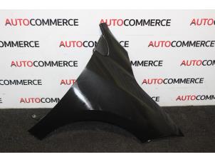 Used Front wing, right Renault Megane III Berline (BZ) 1.9 dCi Price on request offered by Autocommerce