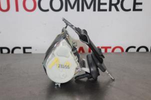 Used Rear seatbelt, centre Renault Clio III (BR/CR) 1.5 dCi 85 Price on request offered by Autocommerce