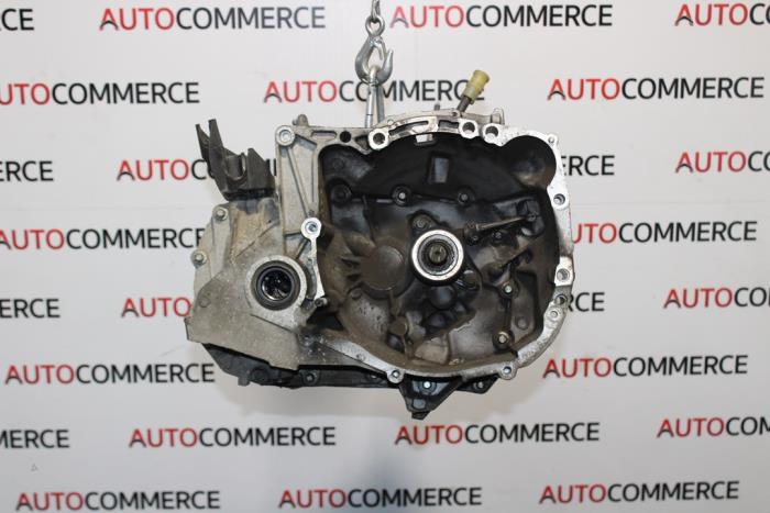 Used Gearbox Renault Clio III (SR) 1.2 16V 75 Price € 100,00 Margin scheme offered by Autocommerce